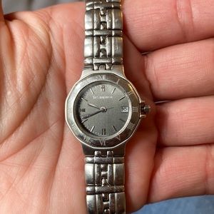 Yves Saint Laurent vintage watch, needs new battery in great condition